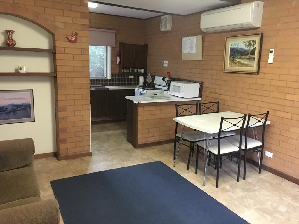 Ovensview On Riverside Bright Ngoại thất bức ảnh